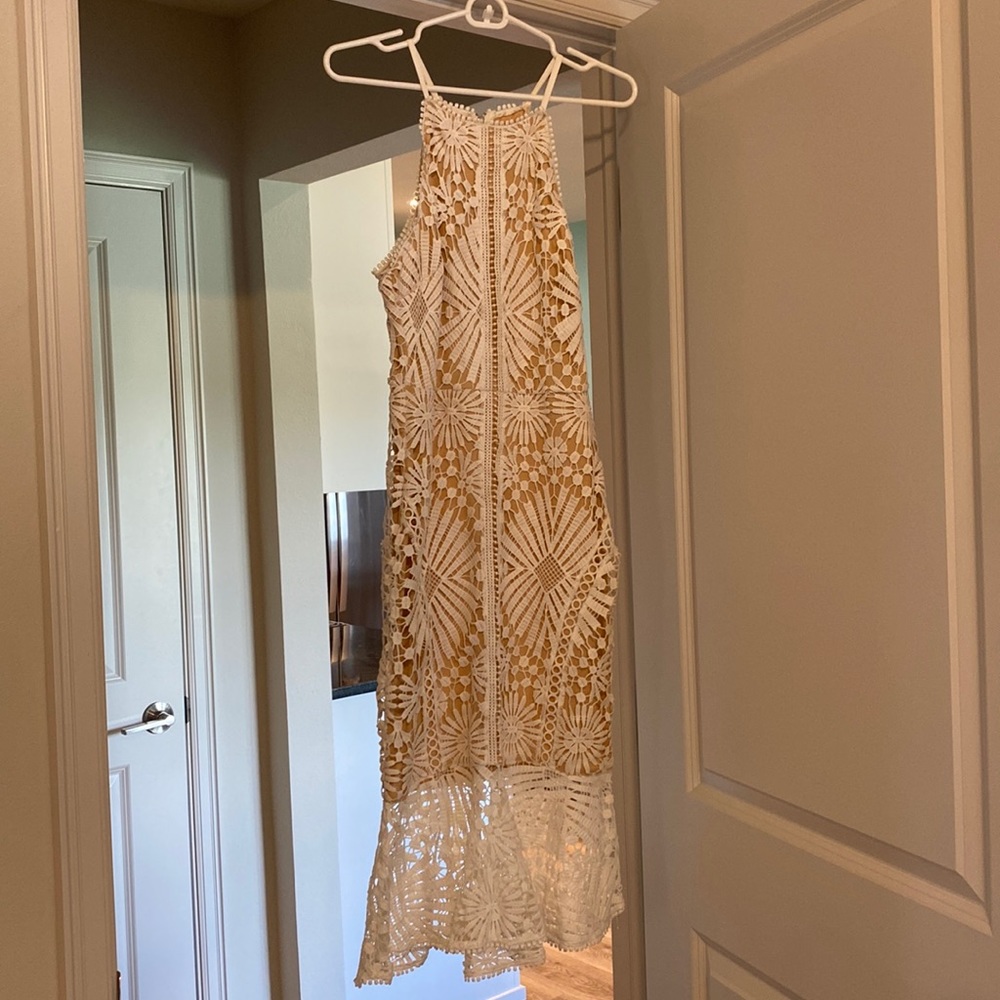 White and tan fitted dress